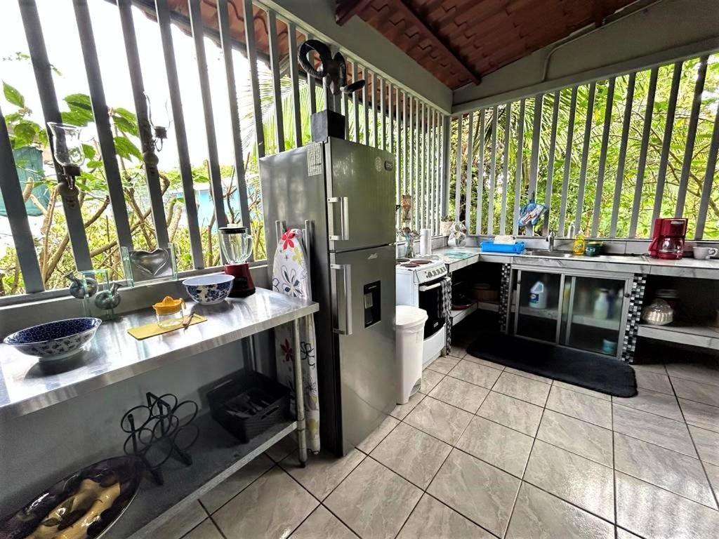 Casa Sophia 3 Listings Apartment 1 Or Apartment 2 Separately Or Apt 1 And 2 Together All With Fo Internet Guápiles Kültér fotó