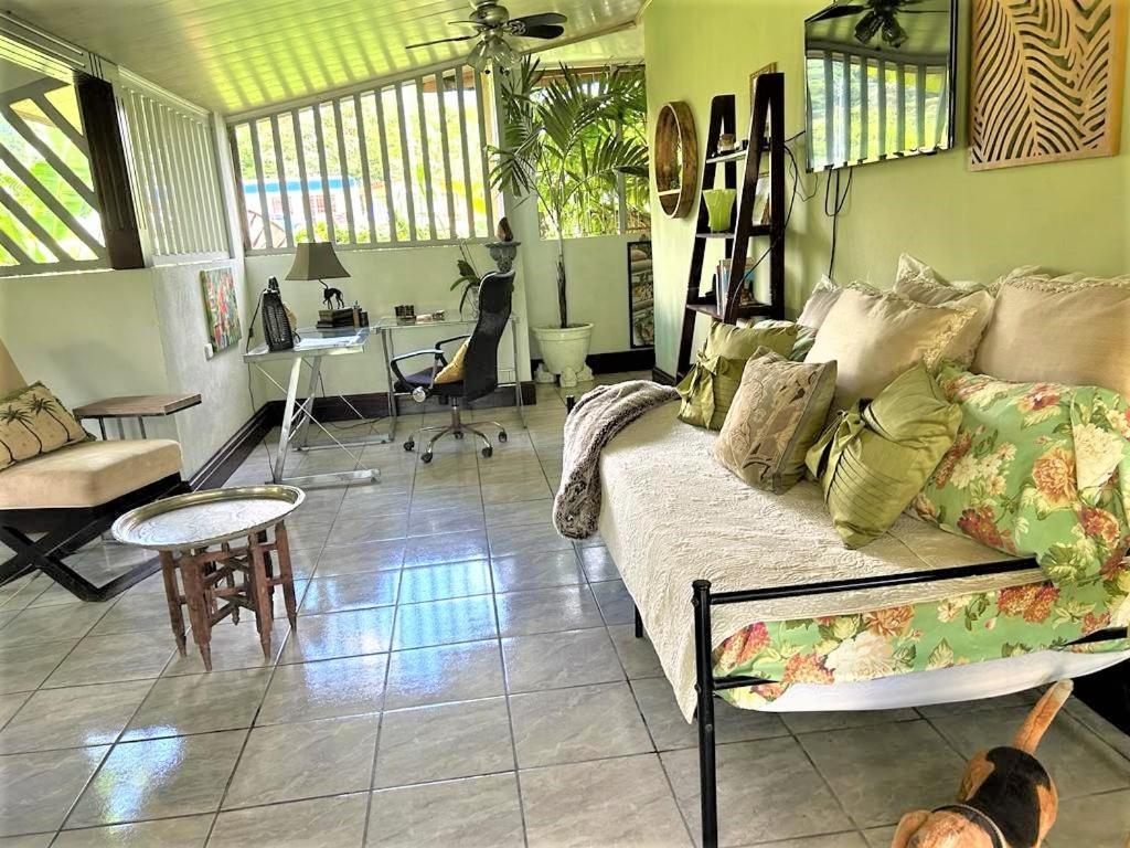 Casa Sophia 3 Listings Apartment 1 Or Apartment 2 Separately Or Apt 1 And 2 Together All With Fo Internet Guápiles Kültér fotó